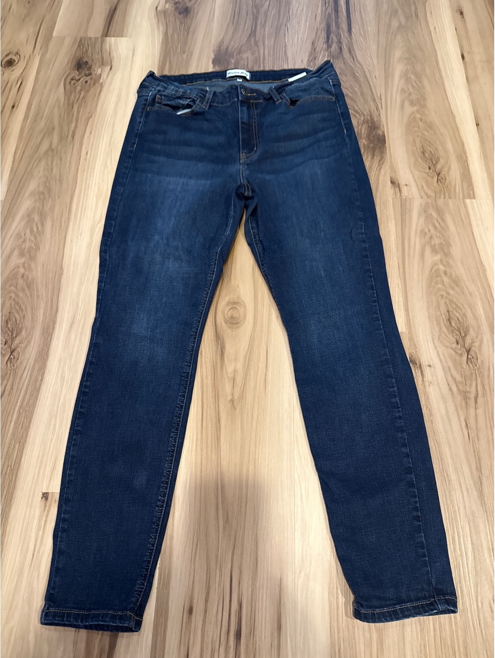 Studio Blue Stretch - Picture 2 of 4